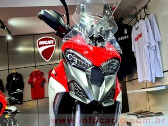 Ducati-Multistrada-V4-S-,-2022