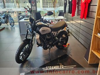 Ducati&nbsp;Scrambler 800&nbsp;.&nbsp;Gasolina&nbsp;2024