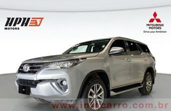 Toyota-Hilux-SW4-2.8-4P-SRX-4X4-TURBO-DIESEL-AUTOMTICO-2018