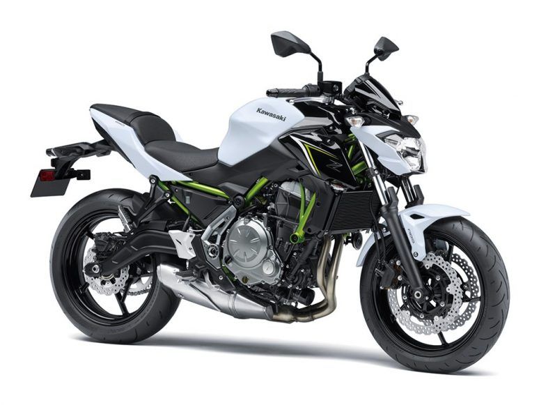 Kawasaki antecipa as novas motos - Z650 (substituta da ER-6N) e Z900 que estreiam em novembro.