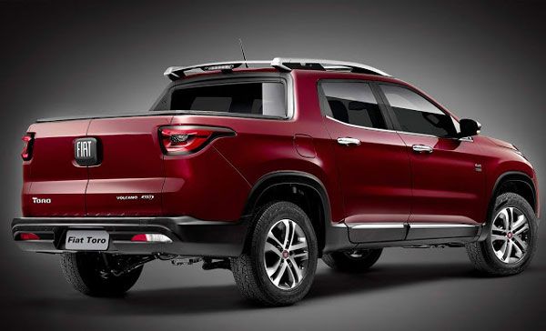 Fiat Toro Volcano 4x4 - Foto oficial da traseira divulgada