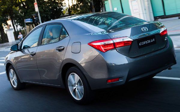 Novo Corolla x Novo Civic - Modelo da Toyota supera o da Honda em vendas diárias
