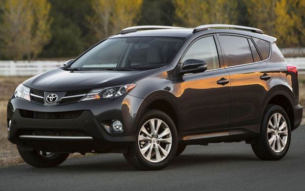 Nova gerao do Toyota RAV4 - SUV chega ao Brasil em maio com novidades