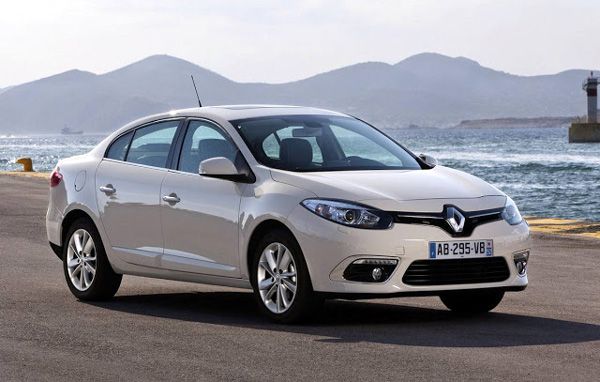 Renault Fluence chega em 2014 - Linha reestilizada acompanha versão hatch
