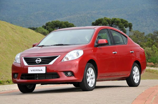 Nissan Versa 2014 no mercado brasileiro - Nova linha chega com mais equipamentos de série