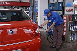 Governo regulamenta etanol - Proporção da mistura do combustível na gasolina ficará entre 18% e 25%