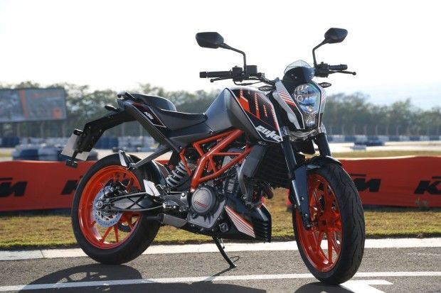 Flagra! Nova KTM 390 Duke 2017. - j est pronta na fbrica.