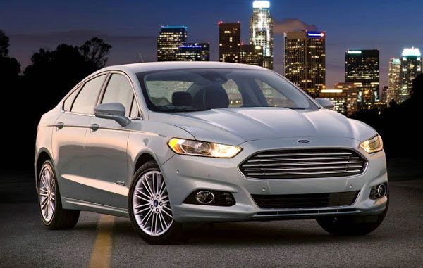 Novo Ford Fusion Hybrid - Carro faz sua estreia no Brasil em agosto