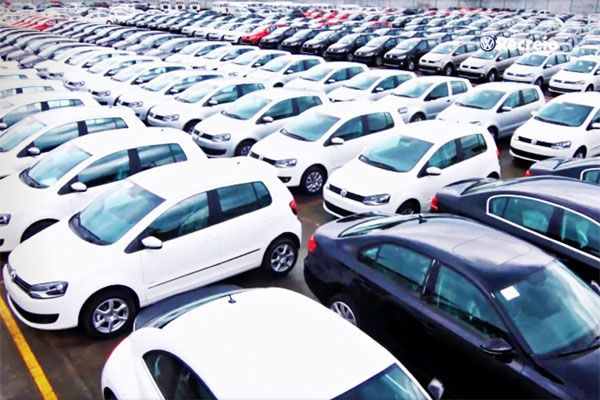 Mercado Automotivo - 400 mil carros em estoque à espera de comprador