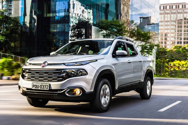 Fiat Toro 2.4 Flex - chega em novembro como opo intermediria da linha.