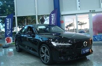 Volvo S 60 2.0 16V 4P T8 R-DESIGN HBRIDO AUTOMTICO Hbrido e Gasolina 2020
